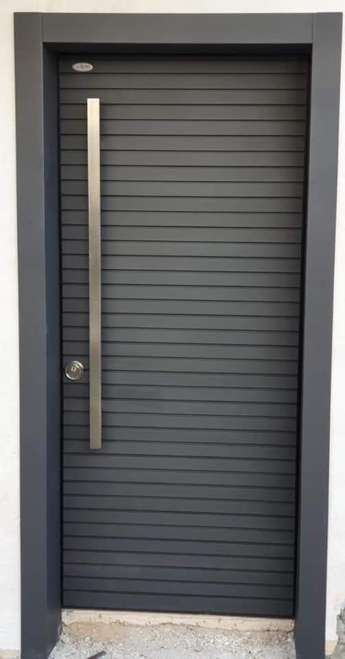 דלתות כניסה