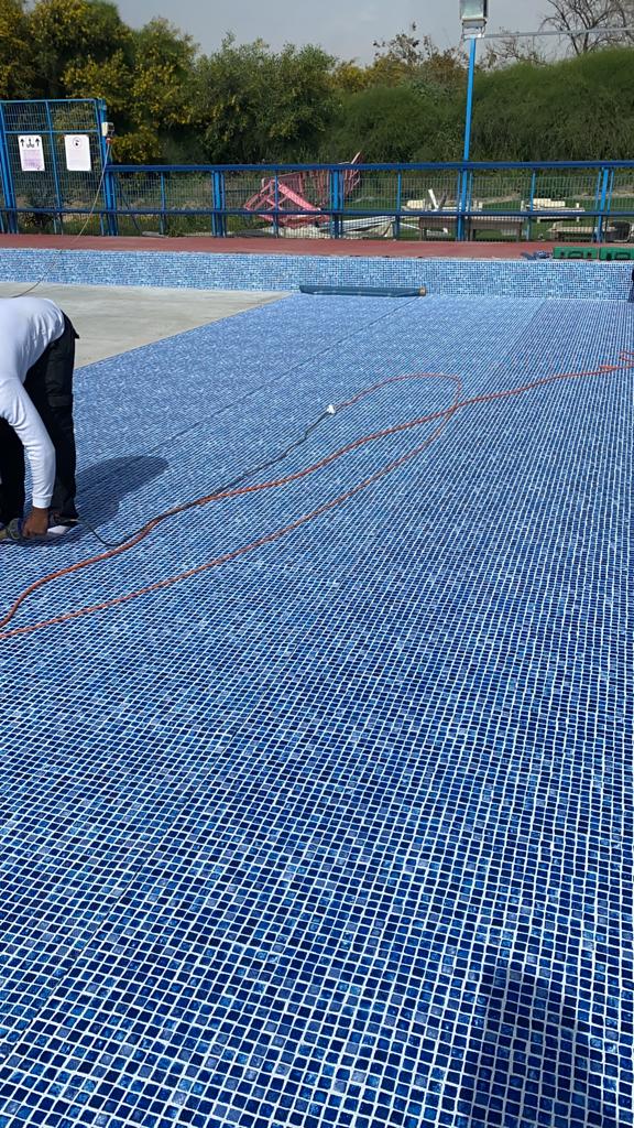 איטום וריצוף בריכות שחיה