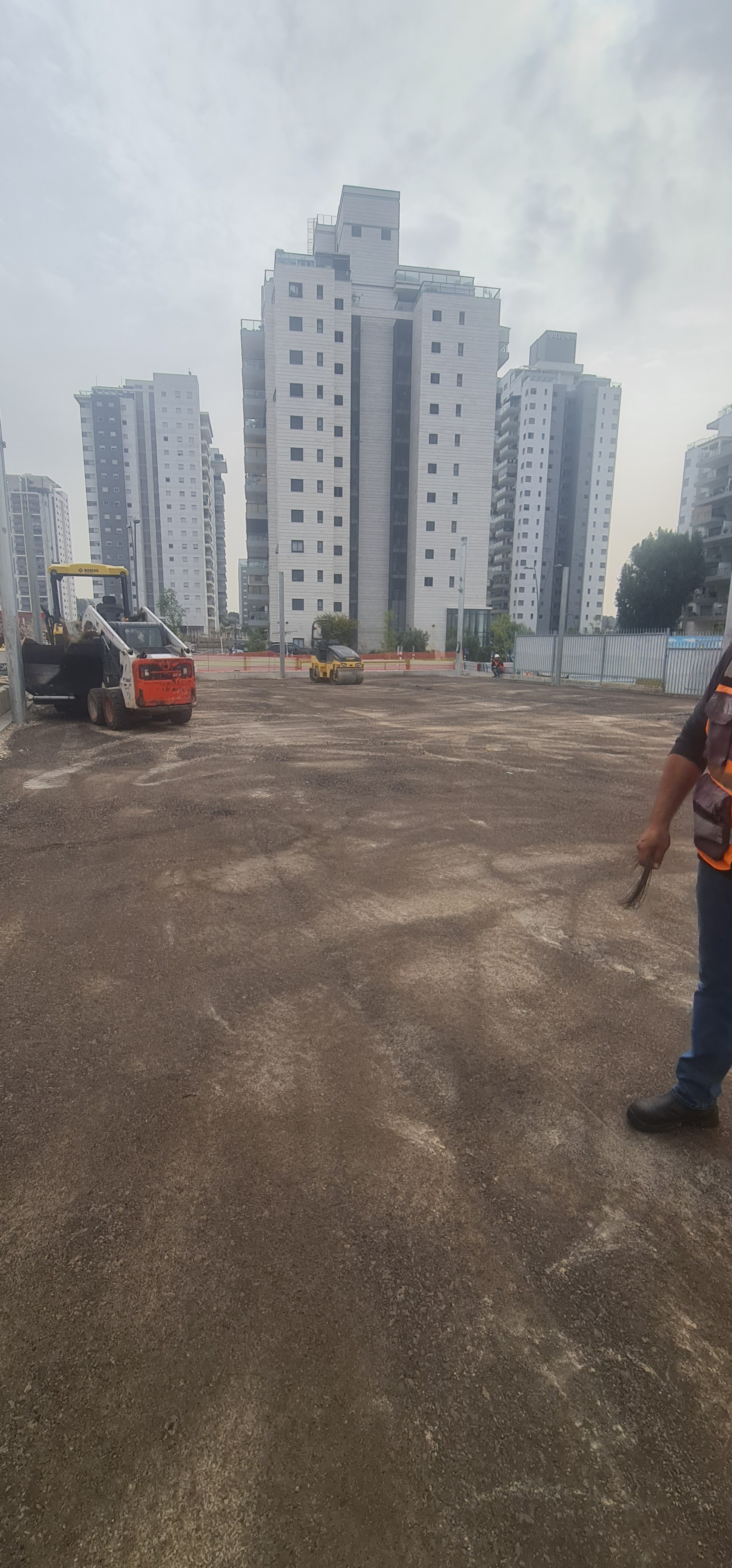 בניית מגרש בית ספר מ א עד ת