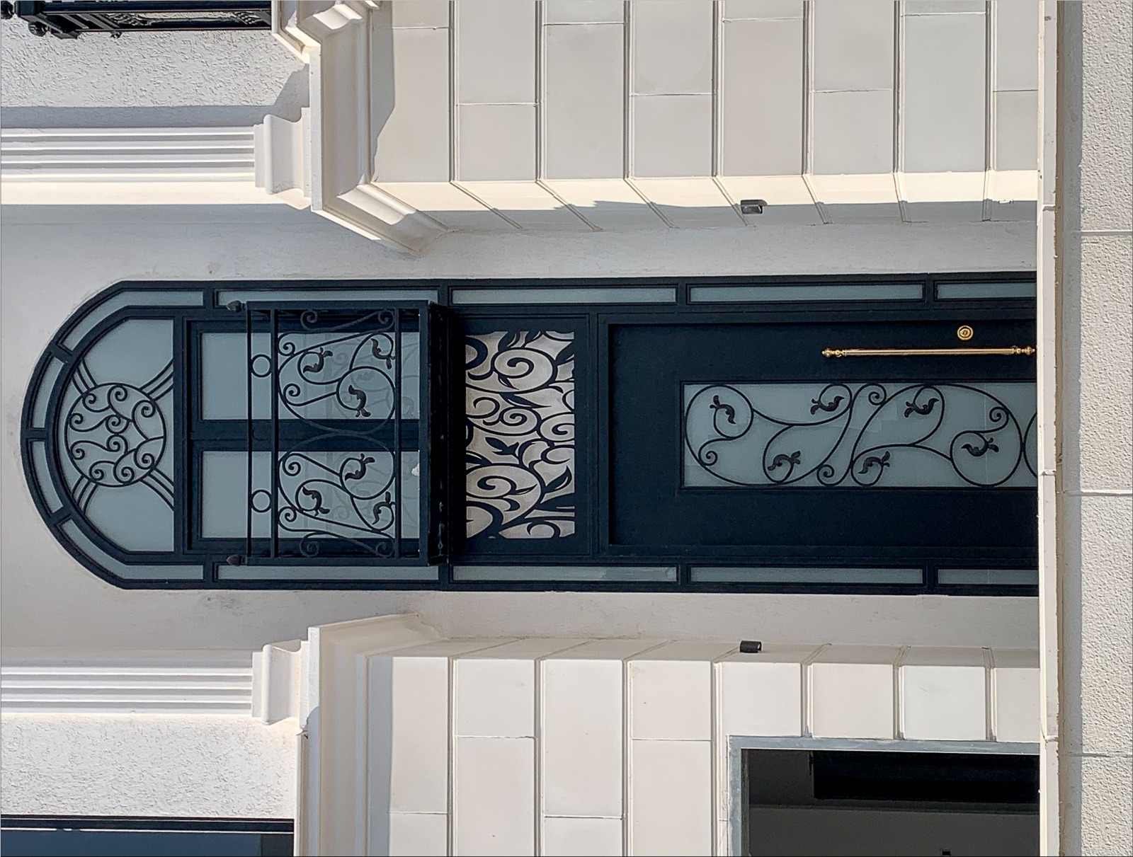 שערים, גדרות ומעקות