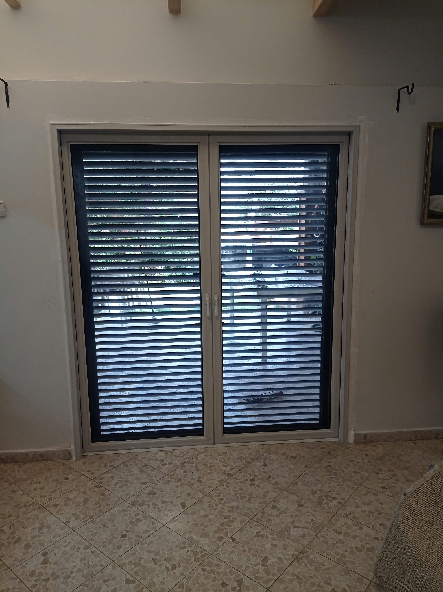 חלונות וויטרינות