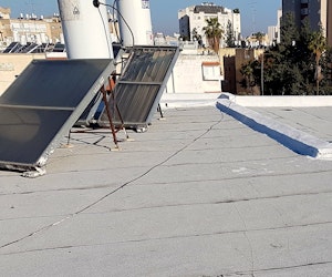 צילום מעבודה של ניק בנובייב