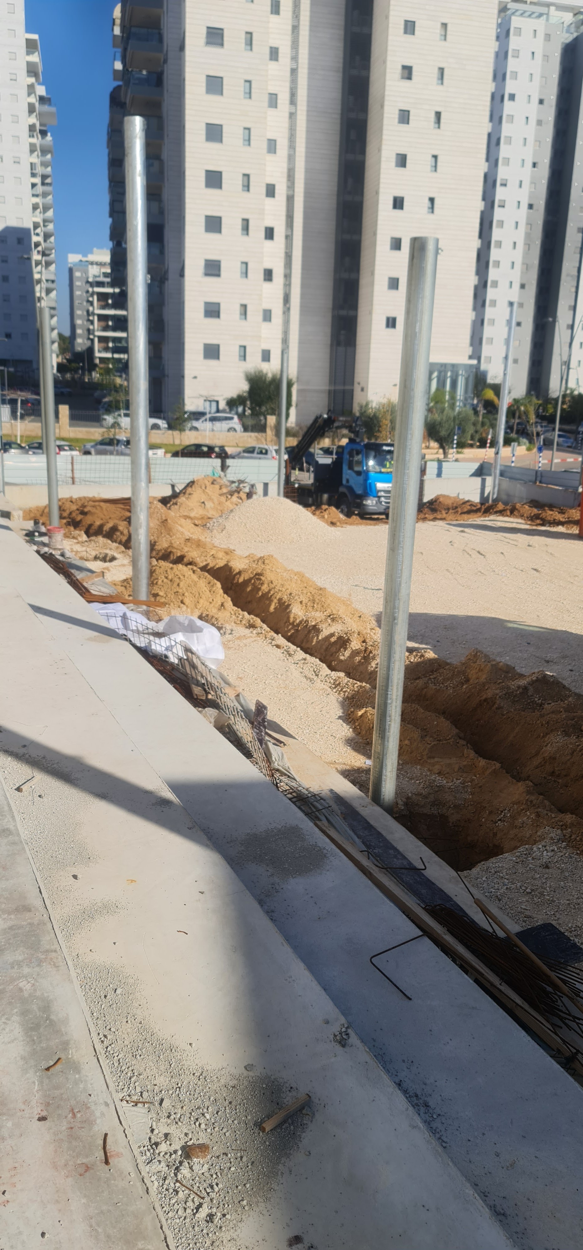 בניית מגרש בית ספר מ א עד ת