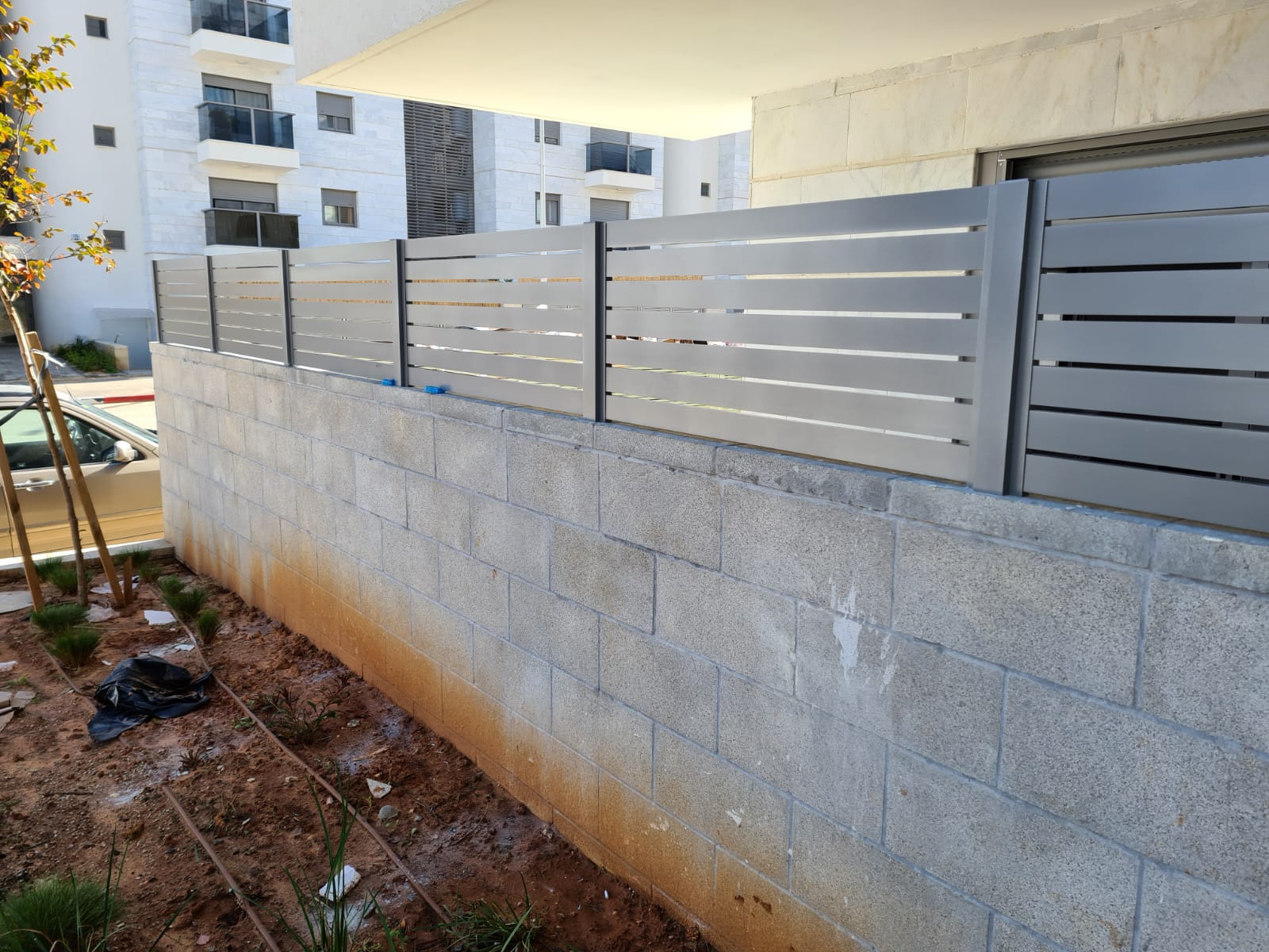 שערים וגדרות מאלומיניום