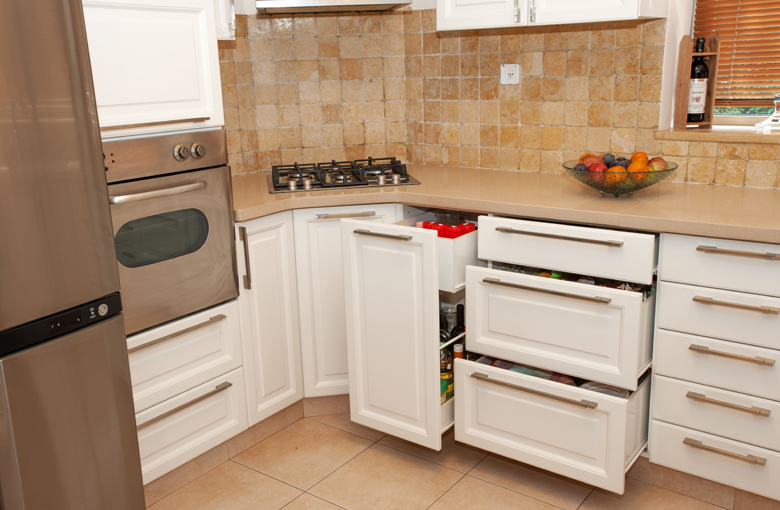 החלפת דלתות במטבח