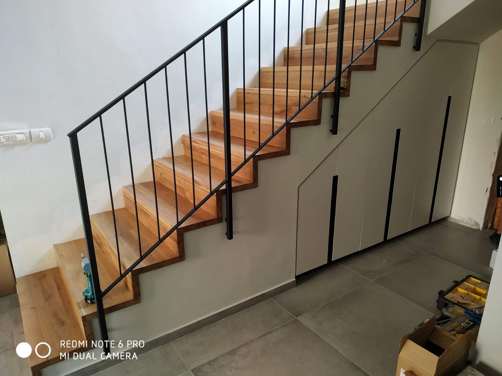 חיפוי מדרגות בעץ