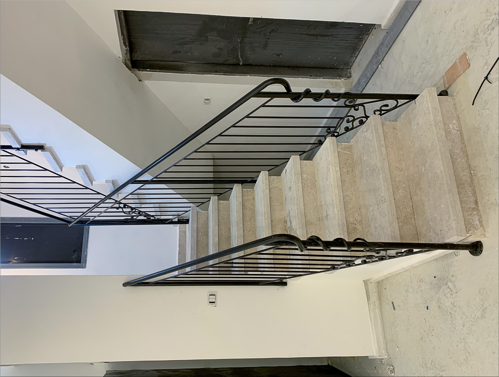 שערים, גדרות ומעקות