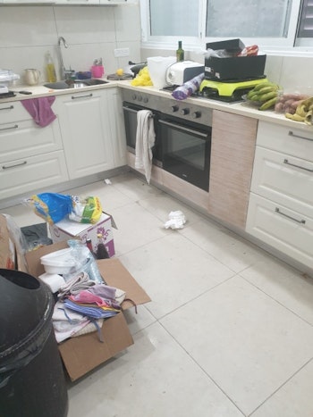 העברת מטבח ממקום למקום.