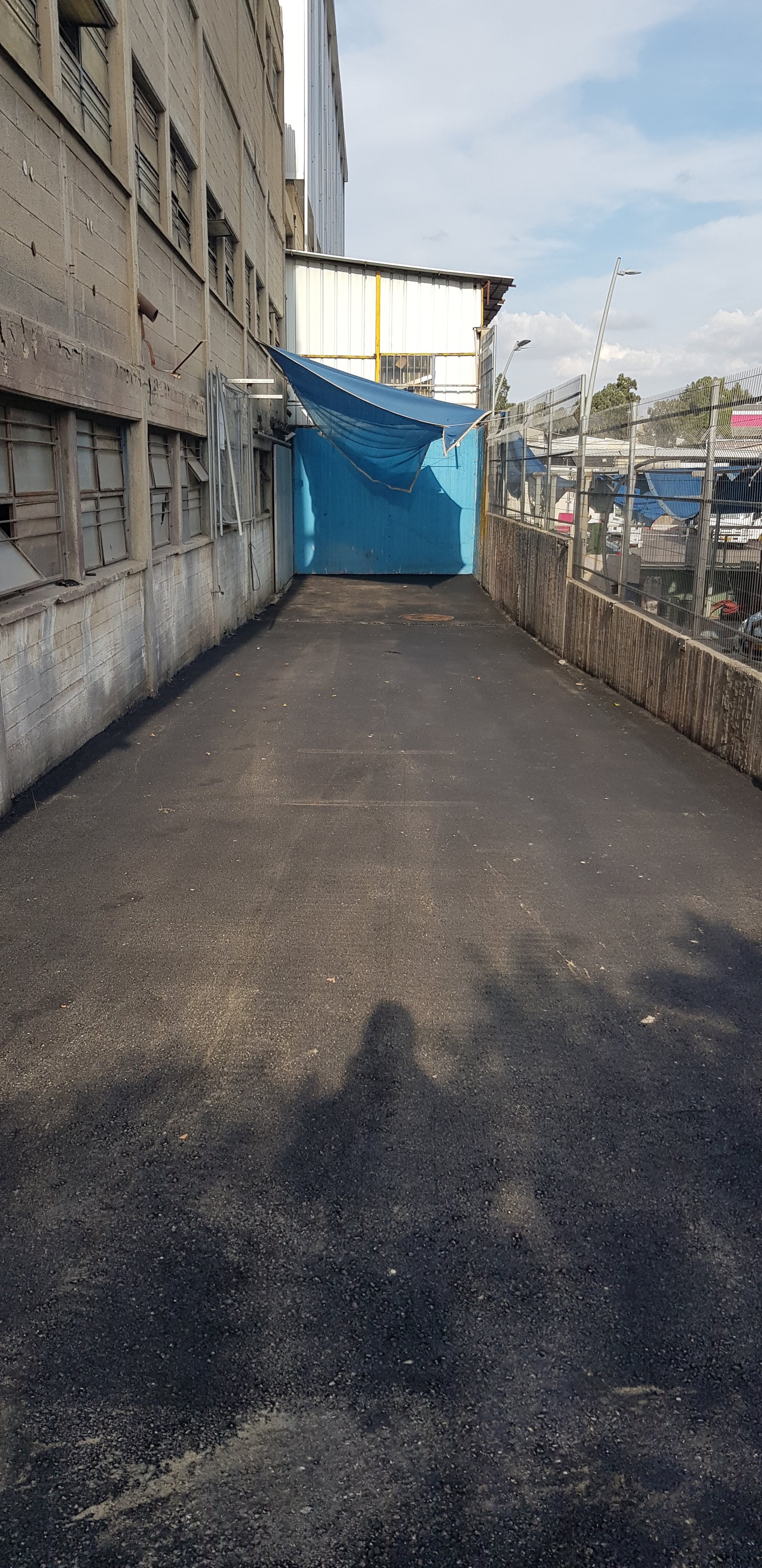 בניין משרדים בחיפה