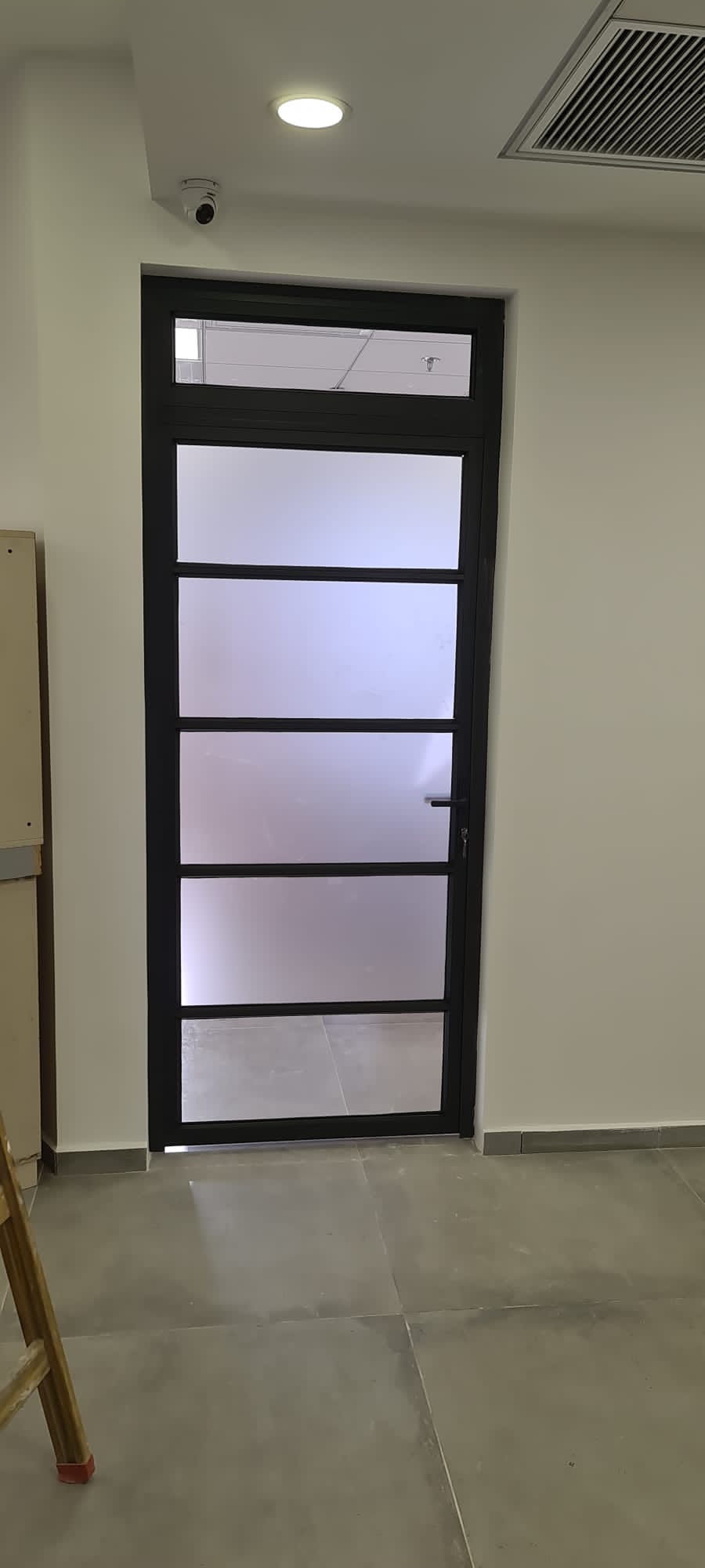 חלוקת משרד אלומיניום בשילוב זכוכית