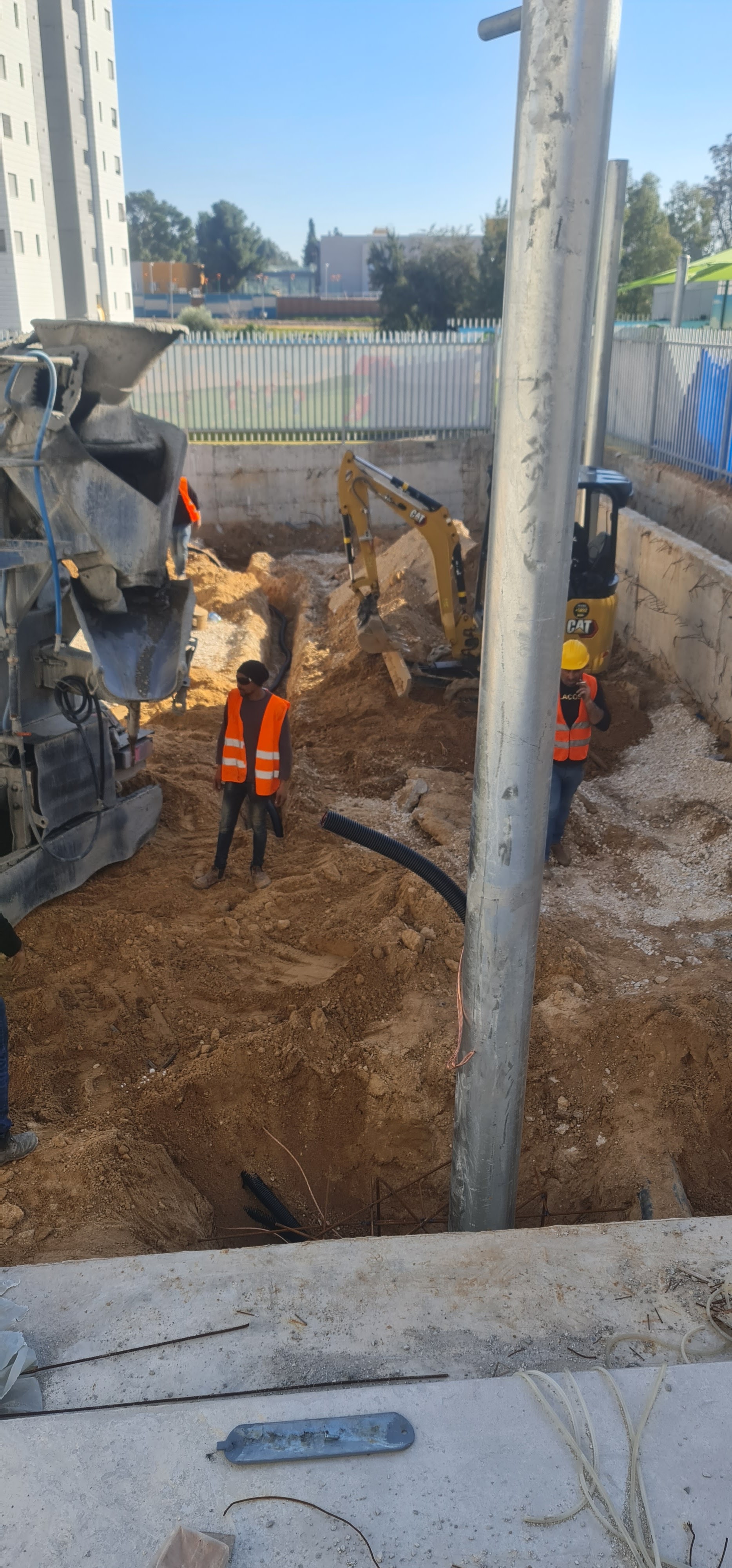 בניית מגרש בית ספר מ א עד ת