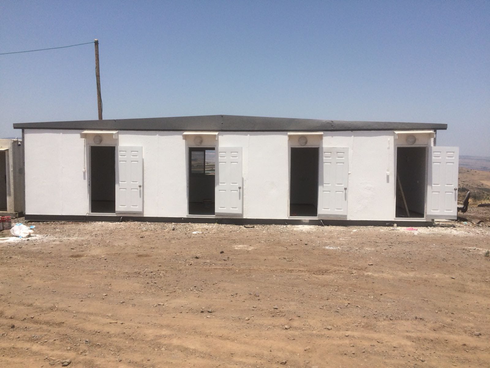 סגירה בפנל מבודד