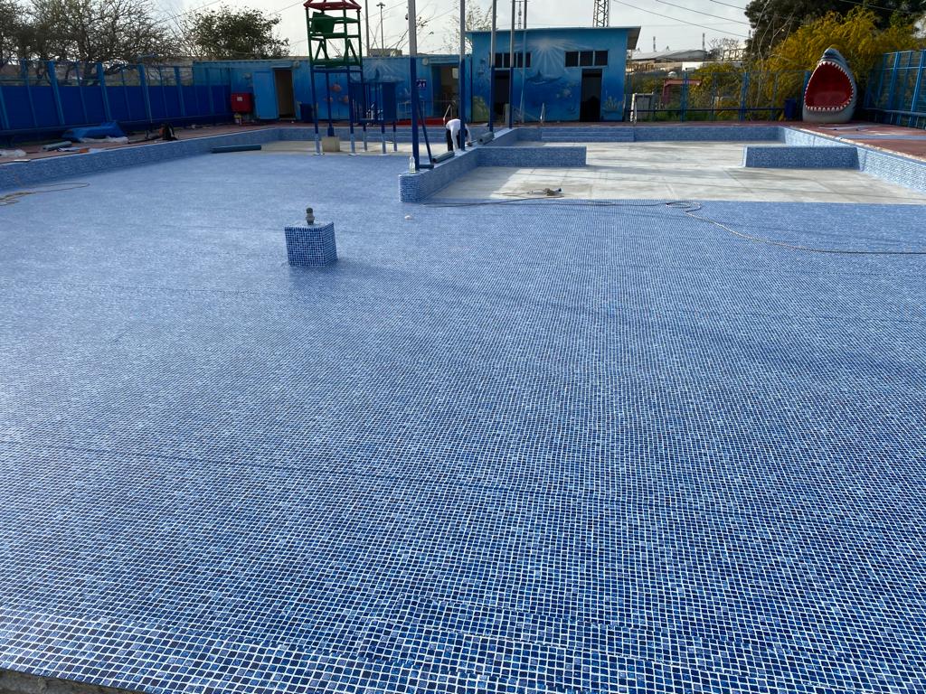 איטום וריצוף בריכות שחיה