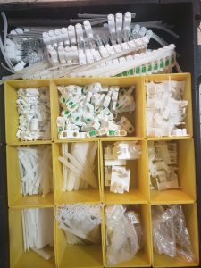 תיקון ותחזוקה של תריסים וונציאנים, ווילונות ורטיקלים.