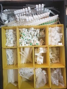 תיקון ותחזוקה של תריסים וונציאנים, ווילונות ורטיקלים.