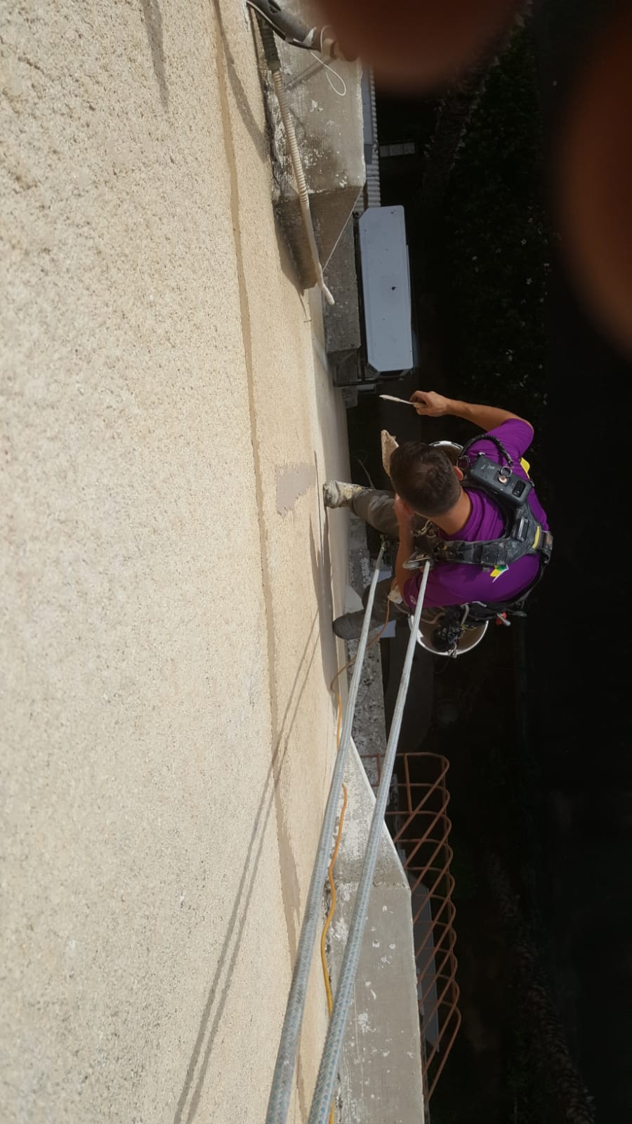 איטום בגובה- סנפלינג + פיגום נייד