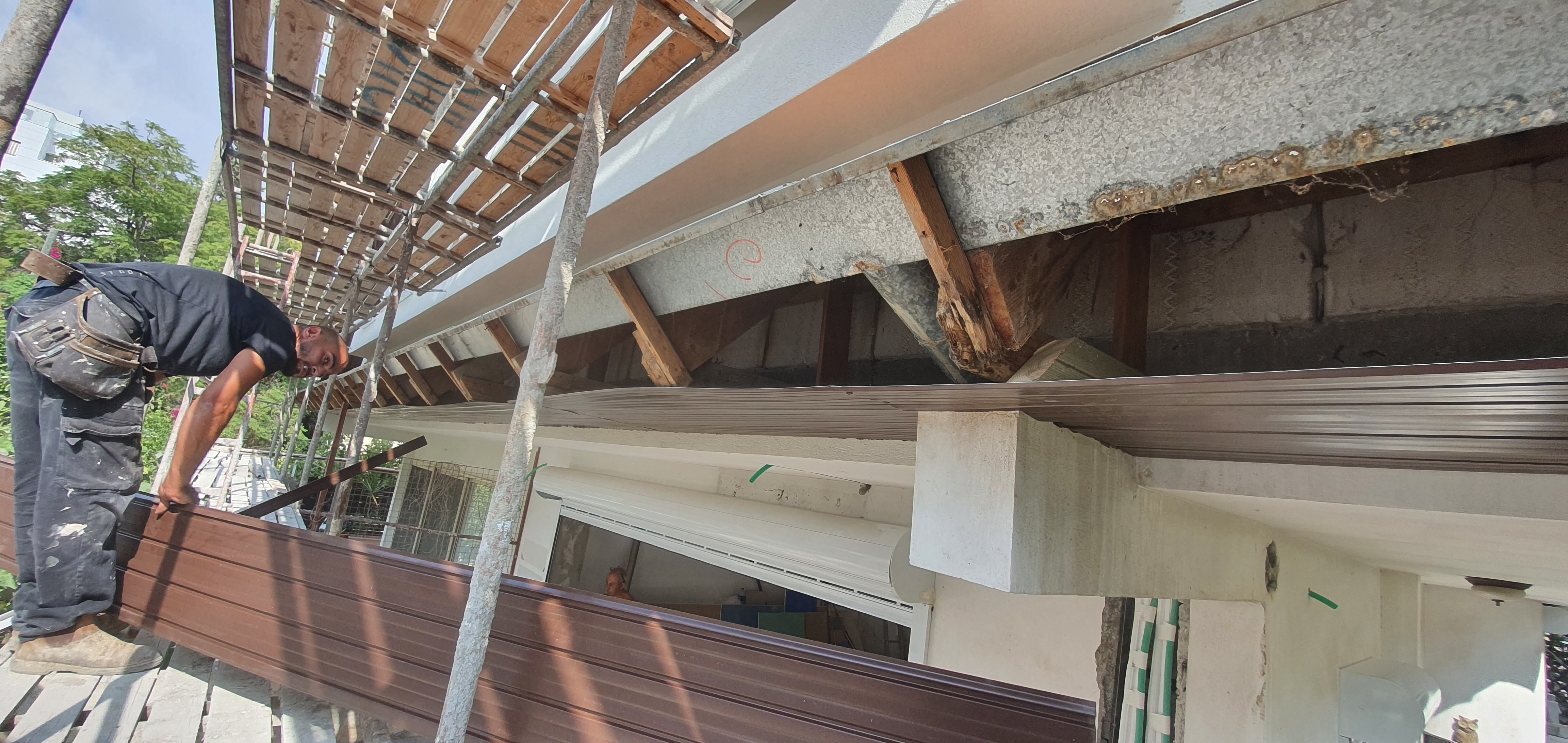 חדוש ארגז עץ ב צפוי אלמיניום