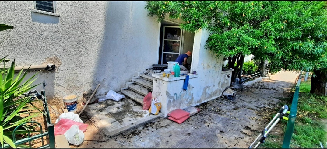 שיפוץ מדרגות בית כנסת בראשון לציון