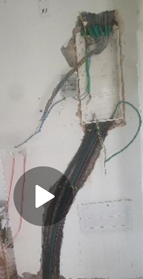 לוח חשמל חדש כחלק משיפוץ כללי