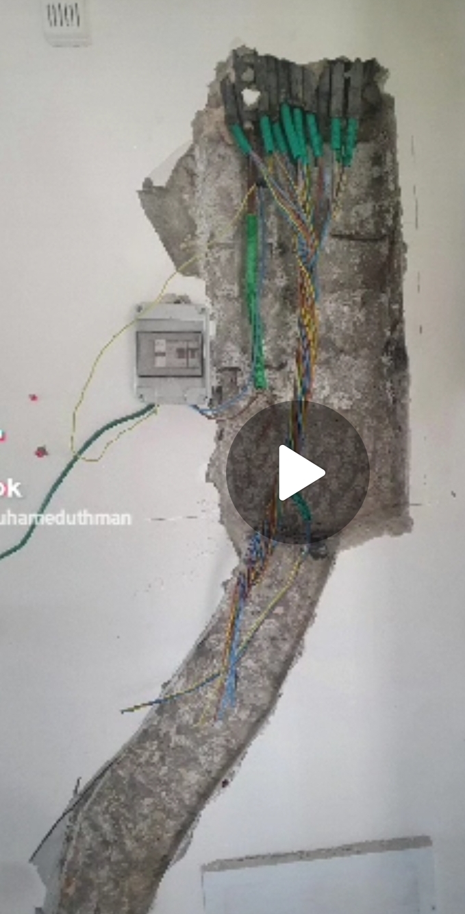 לוח חשמל חדש כחלק משיפוץ כללי