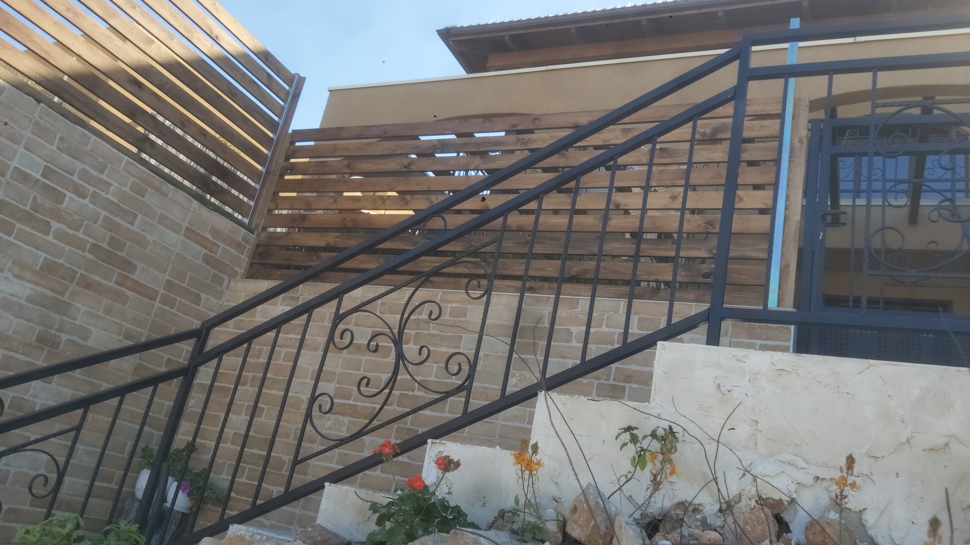 שיפוץ כללי בבית ובחוץ