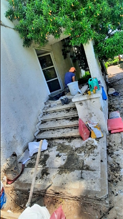 שיפוץ מדרגות בית כנסת בראשון לציון