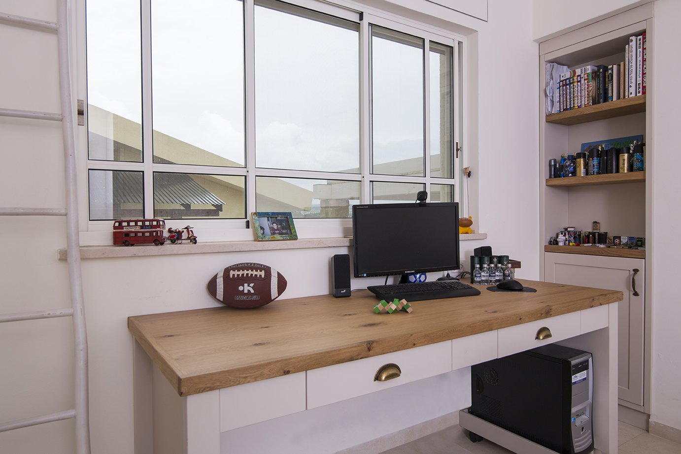 ×××¨ ×¢×××× ××××× × ××× ××¢×¥.