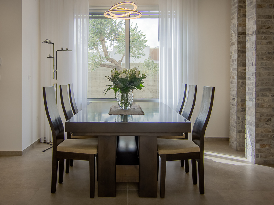 ×¤×× ×ª ×××× ×¢× ×¨×§×¢ ××××¨. ××¤×¨×× ×¢× ×©× × ×¢×××××. 