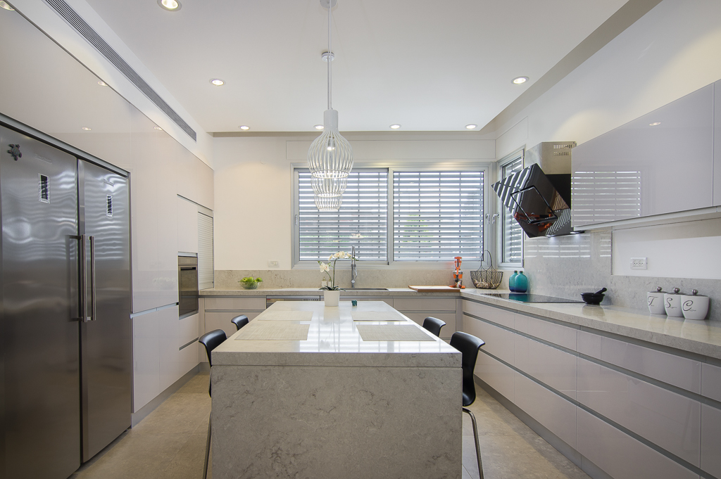 ×××× ××××¨× ×