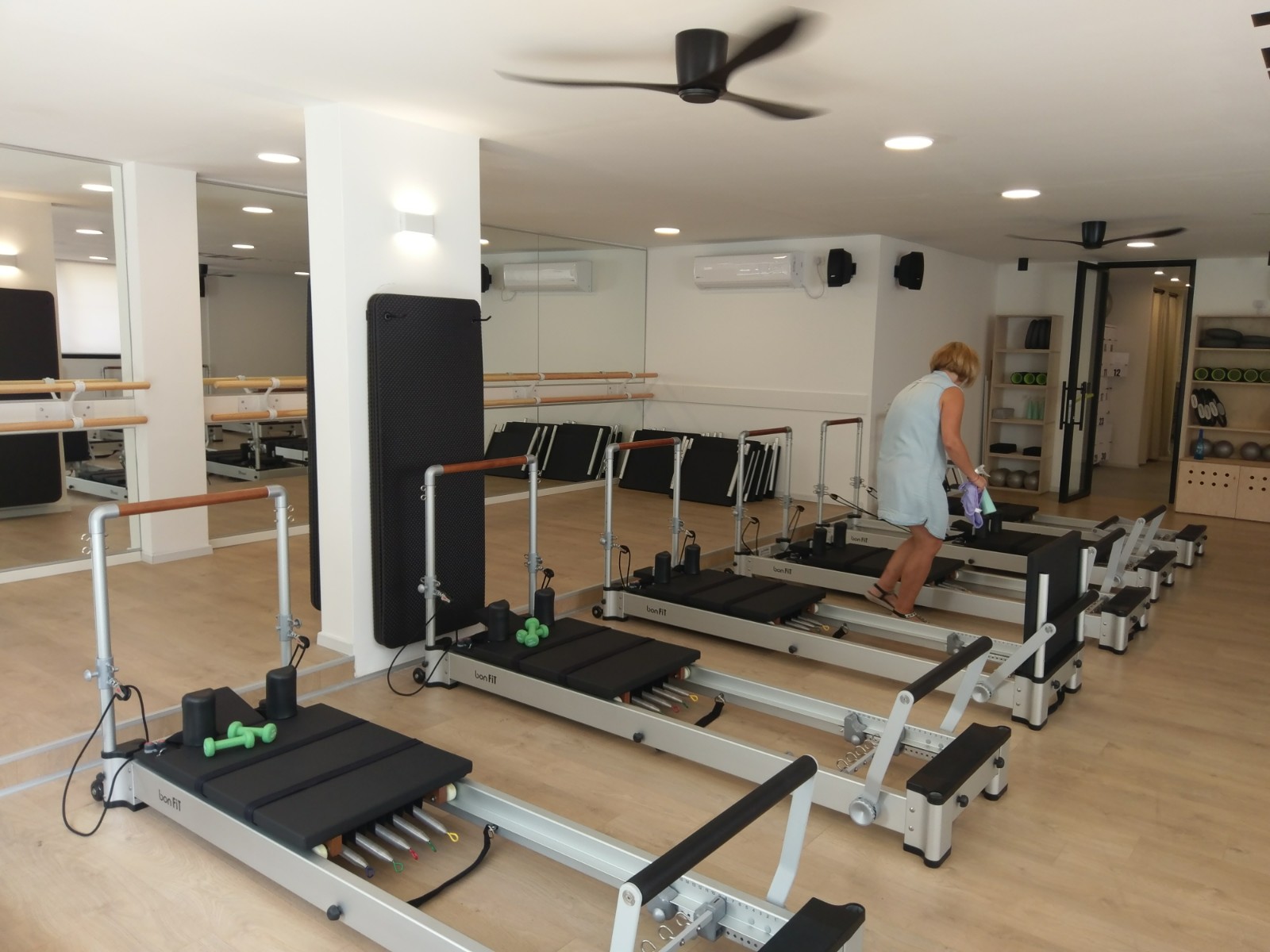 שיפוץ כללי בסטודיו לאימונים