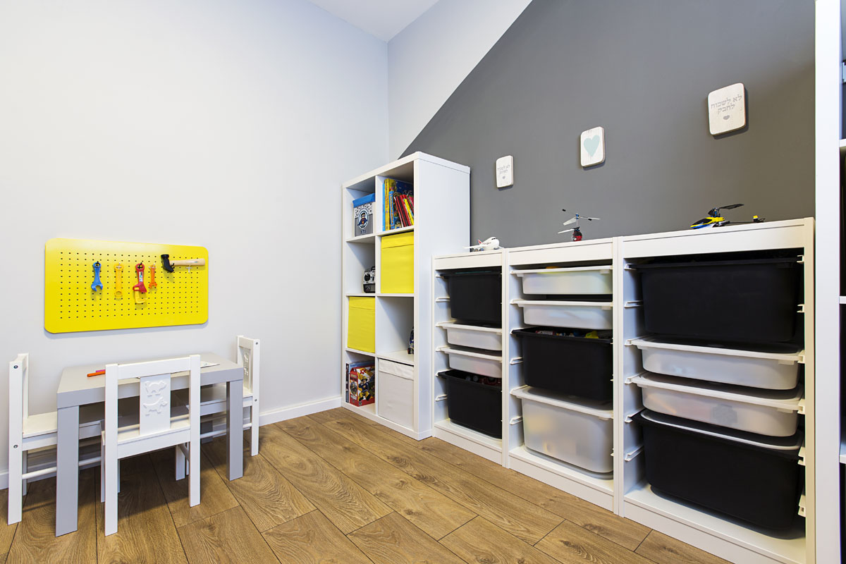 ×××¨ ××××× ×¢× ××¨×× ×¤×ª×¨×× ××ª ×××¡××. 