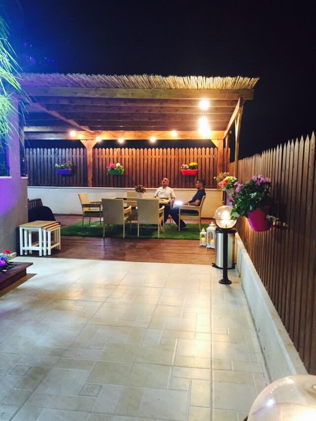 מגוון עבודות עץ , פרגולות, גדרות, דקים וגגות רעפים.