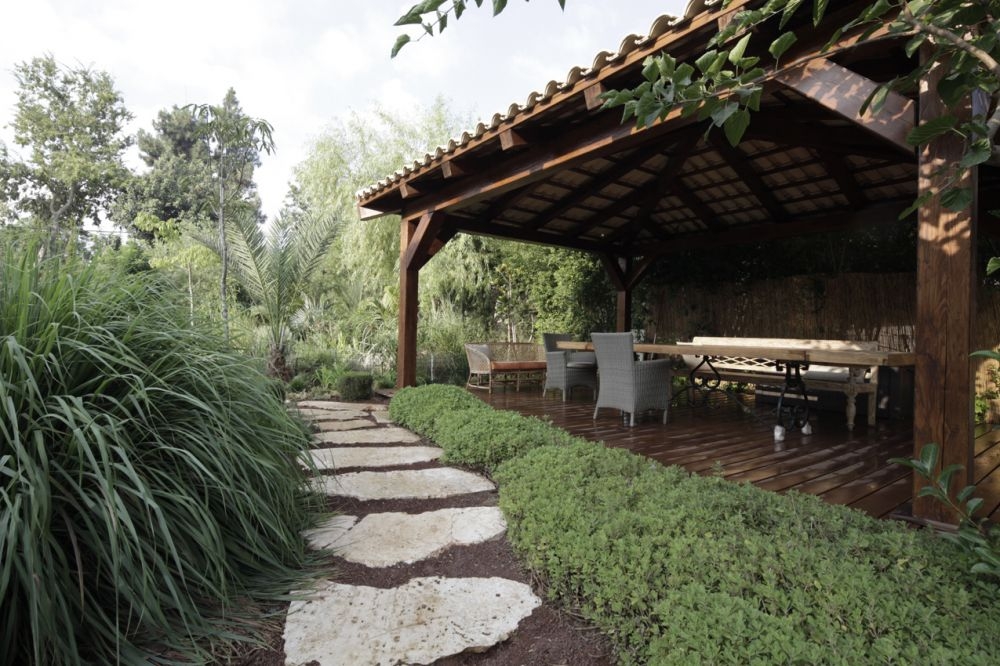 גינה במושב נחלים