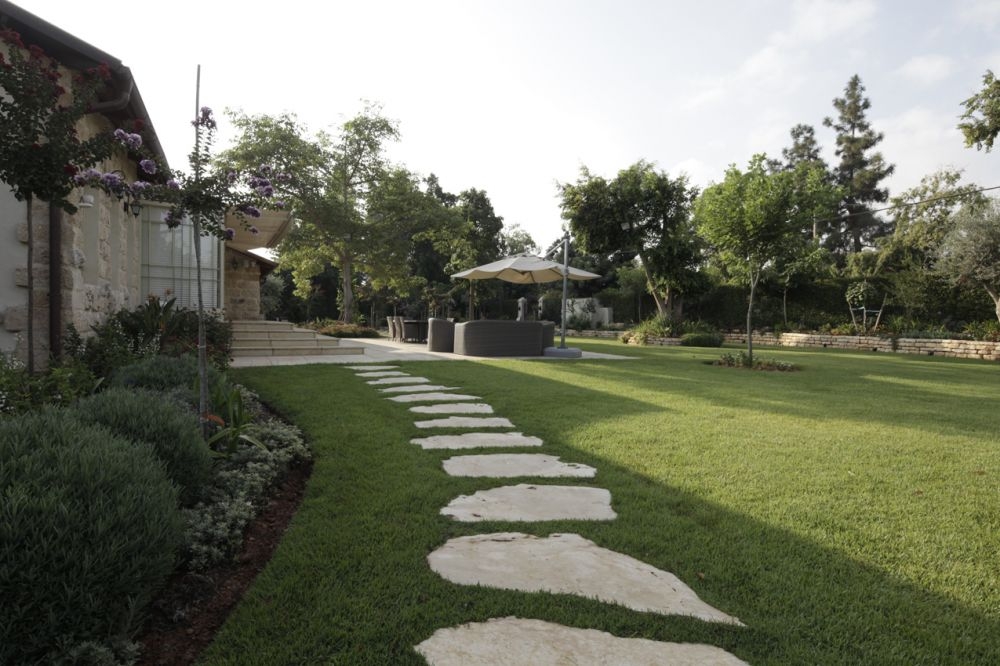 גינה במושב נחלים