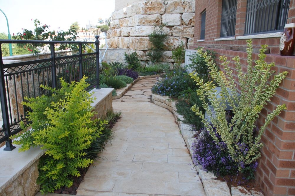 גינה במפלסים שונים