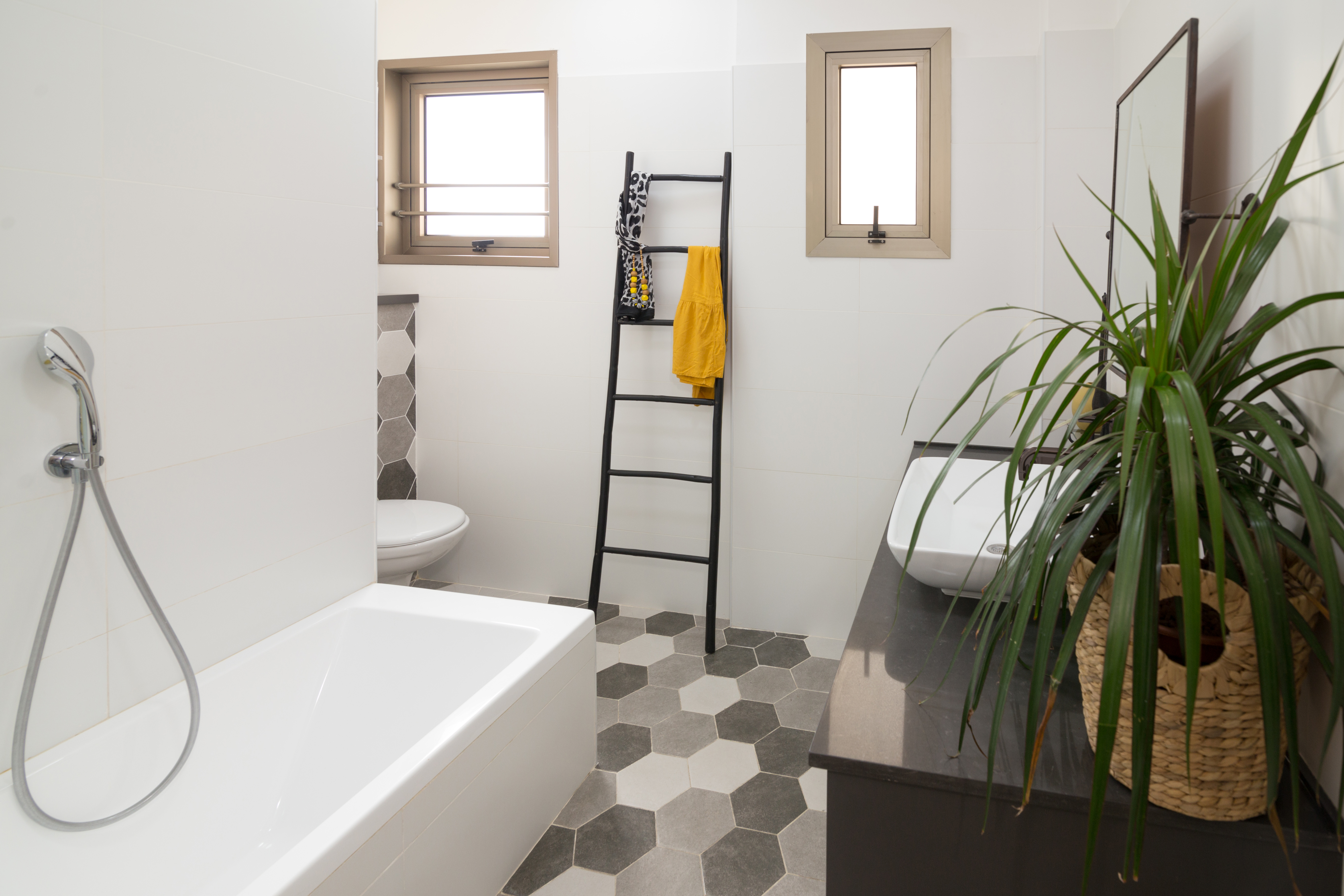 ××××××× ×©× ×××××× ×¢× ×¨××¦××£ ××××××ª ××©××©×.