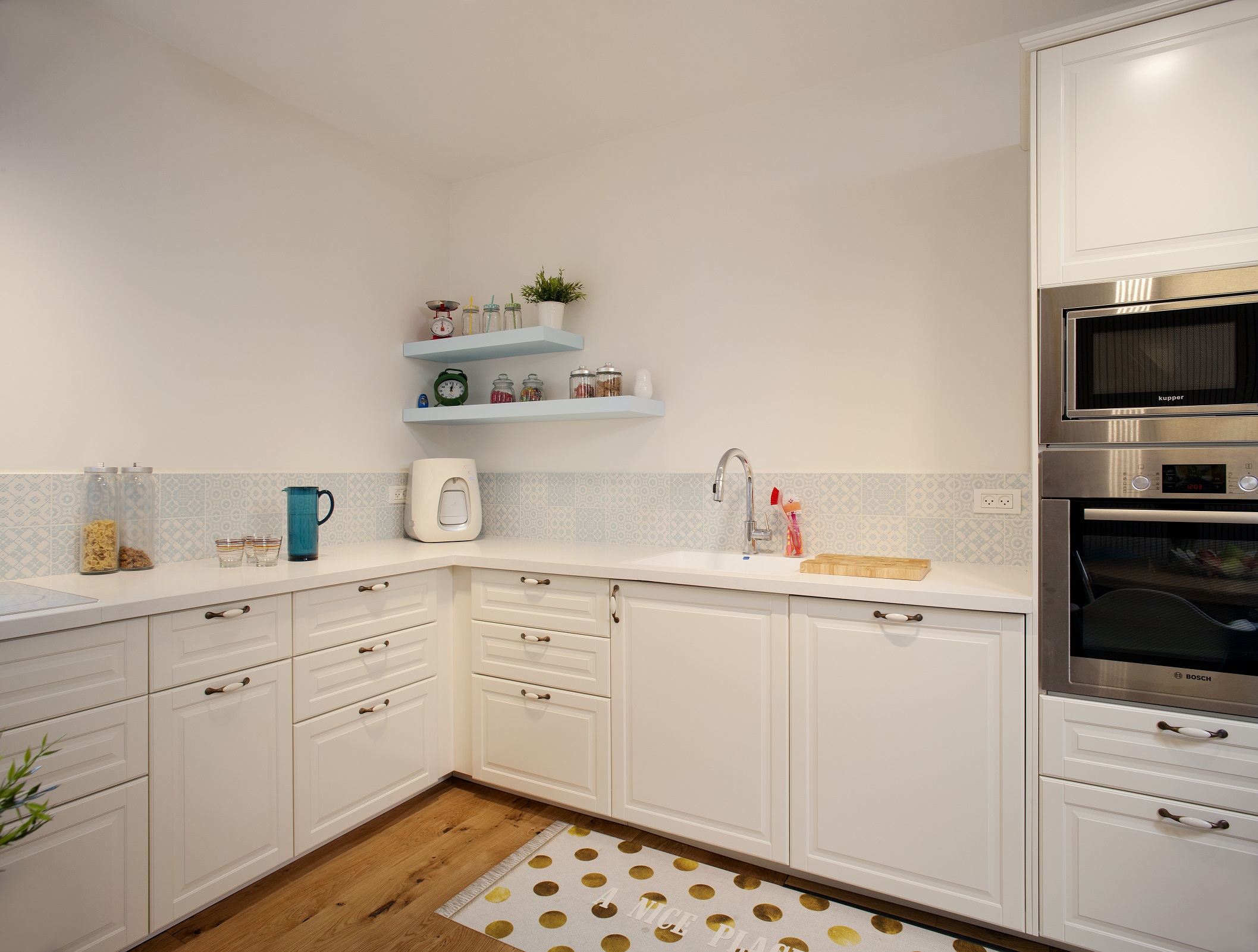 ×××× ××××¨× × ×××¤×¨×. 