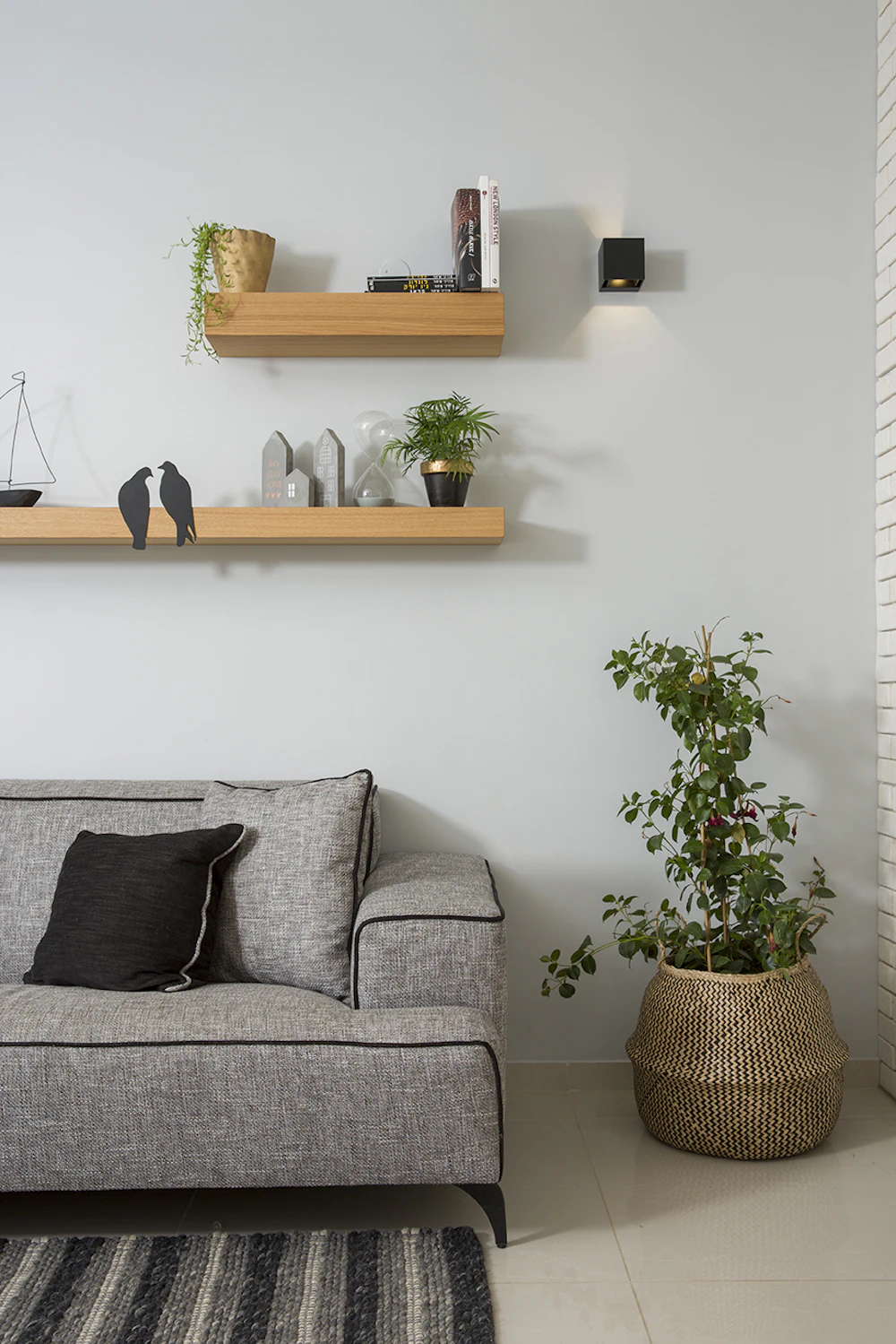 סלון מזווית נוספת.