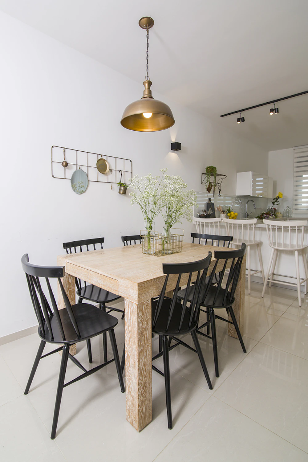 וילון קפלים בוויטרינה.