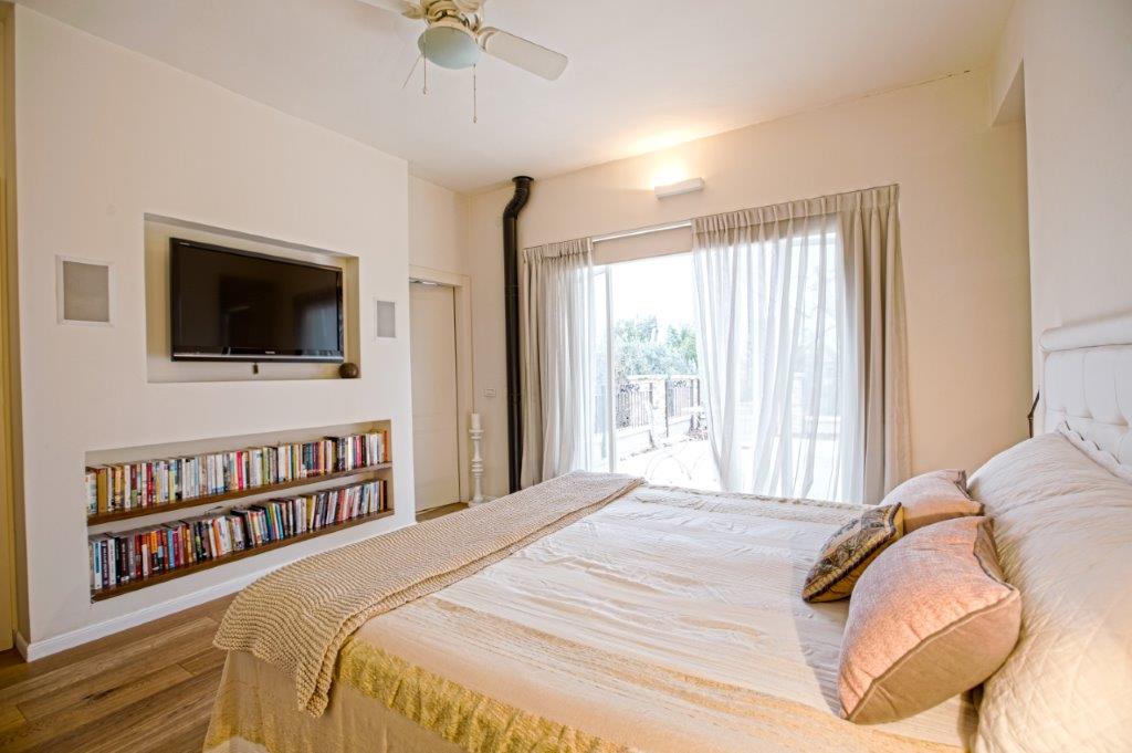 ×××¨ ××××¨×× ×¢× × ××©××ª ×¡×¤×¨×× ××§××¨. 