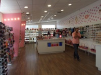 חנות קוסמטיקה The Beauty Shop