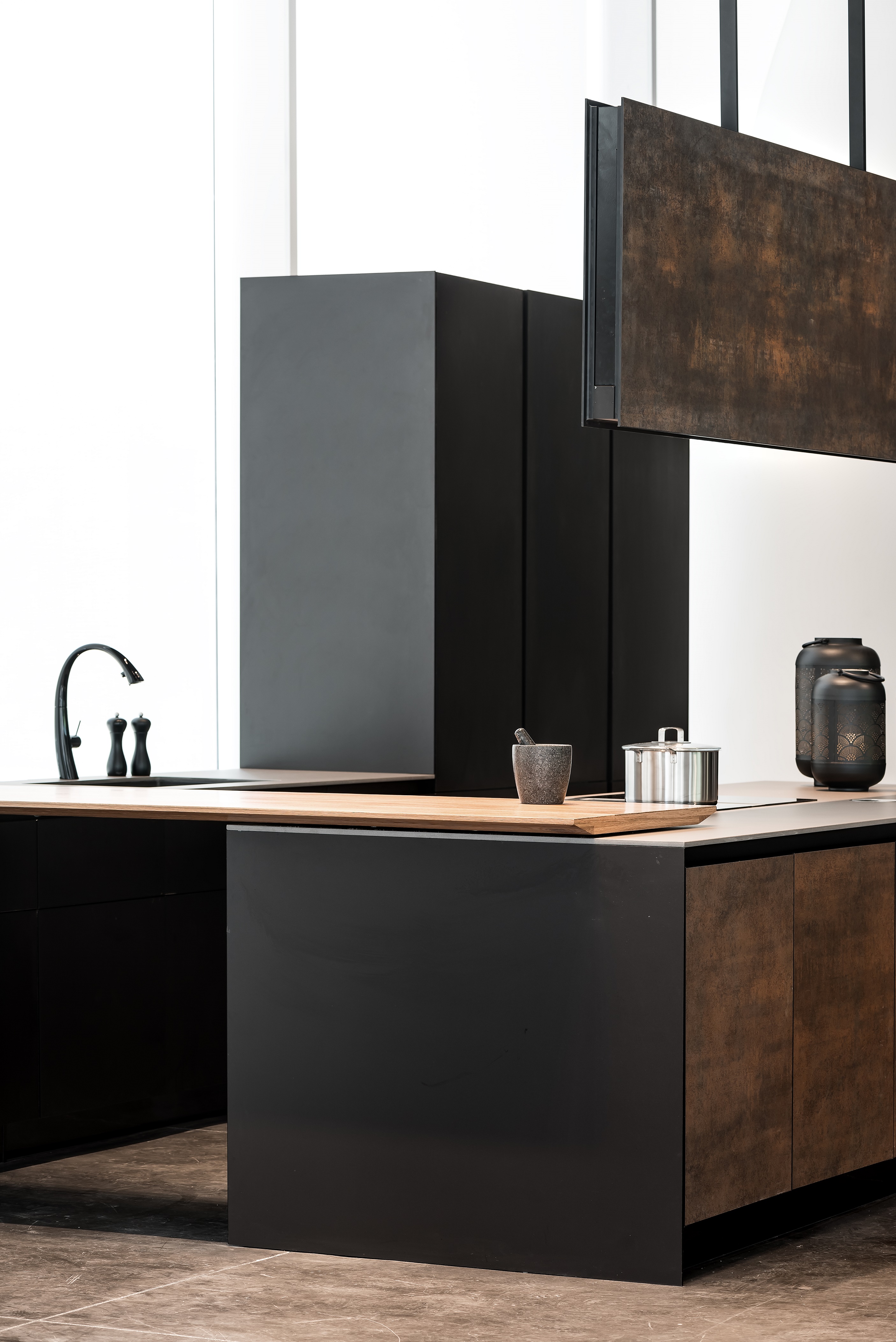 ×××× ×©×××¨.