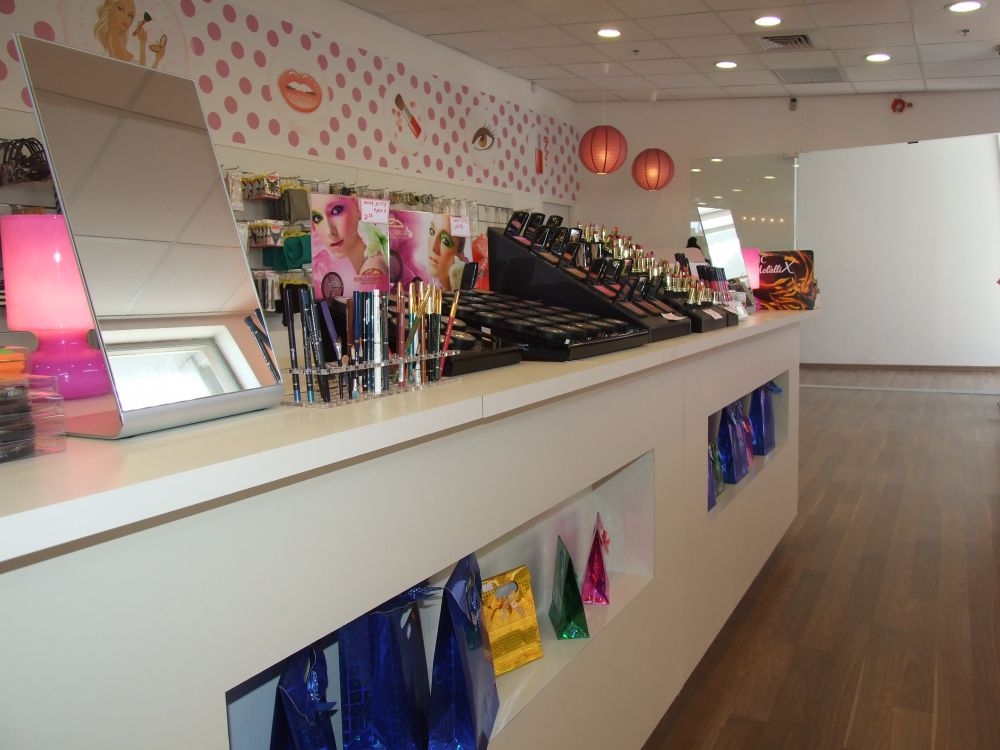 חנות קוסמטיקה The Beauty Shop