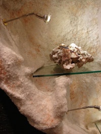 מערות מלח בעיצוב הקונספט של תכשיטי AMARO