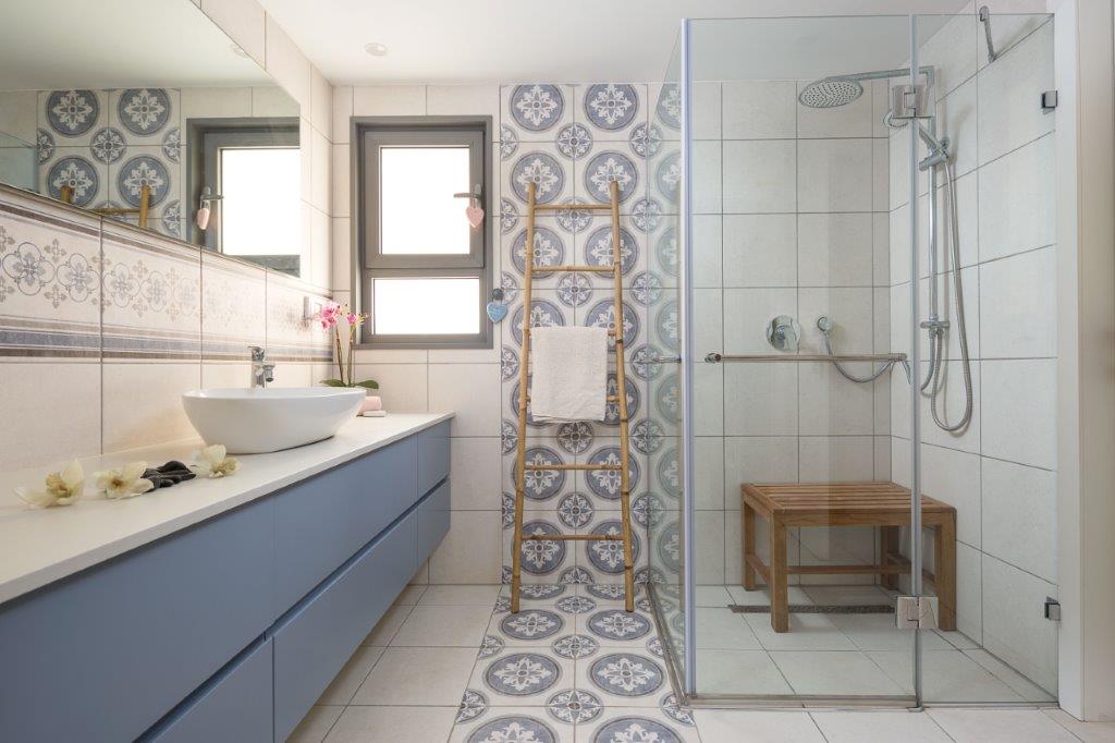 ×××¨ ×××××× ×¢× ××§×××× ×××××¨ ××××.