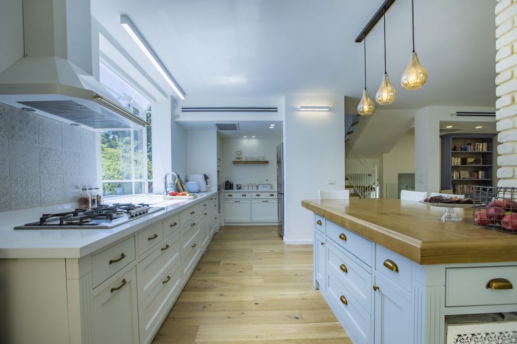 ×××× ××××× × ×ª×××ª ××××