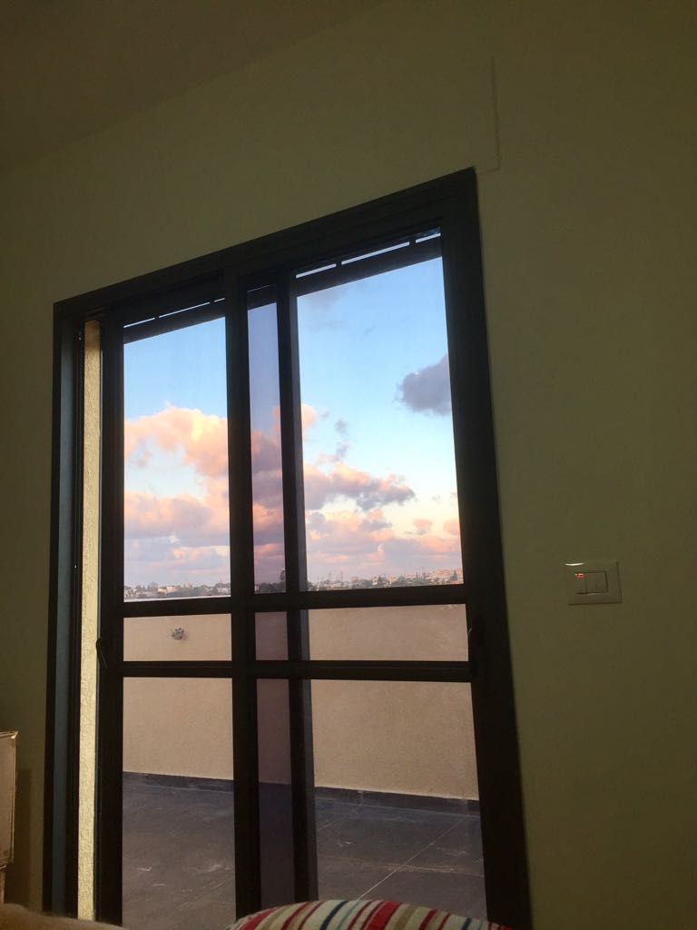 שיפוץ כללי בדירה ותוספת בניה על הגג.