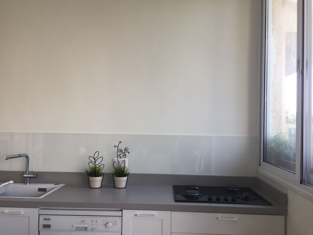 שיפוץ כללי בדירה ותוספת בניה על הגג.