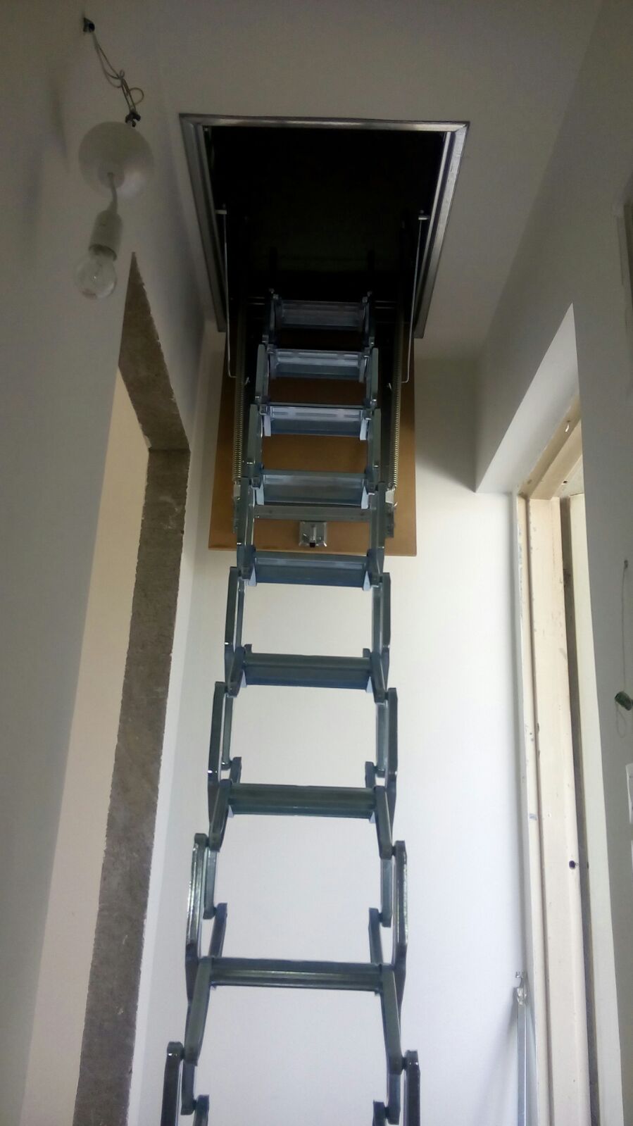 תוספת בניה על הגג ושיפוץ כללי בבית