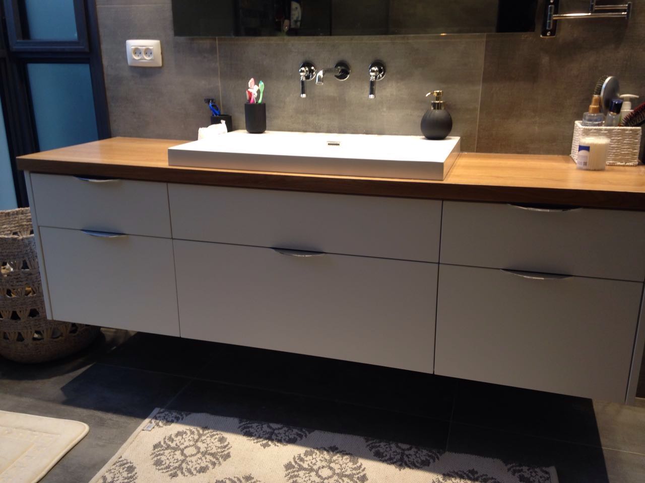 תוספת בניה על הגג ושיפוץ כללי בבית